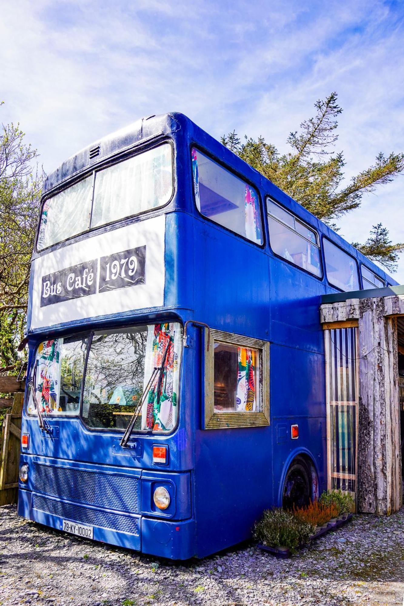 Chapeltown Double Decker Bus At Valentia Island Escape酒店 外观 照片